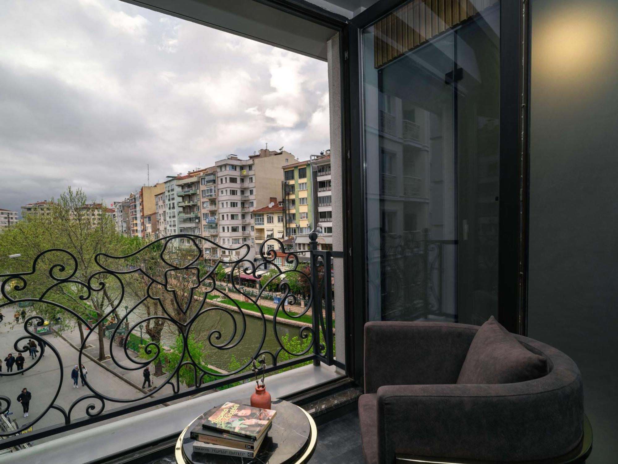 Sennacity Hotel Eskişehir Esterno foto
