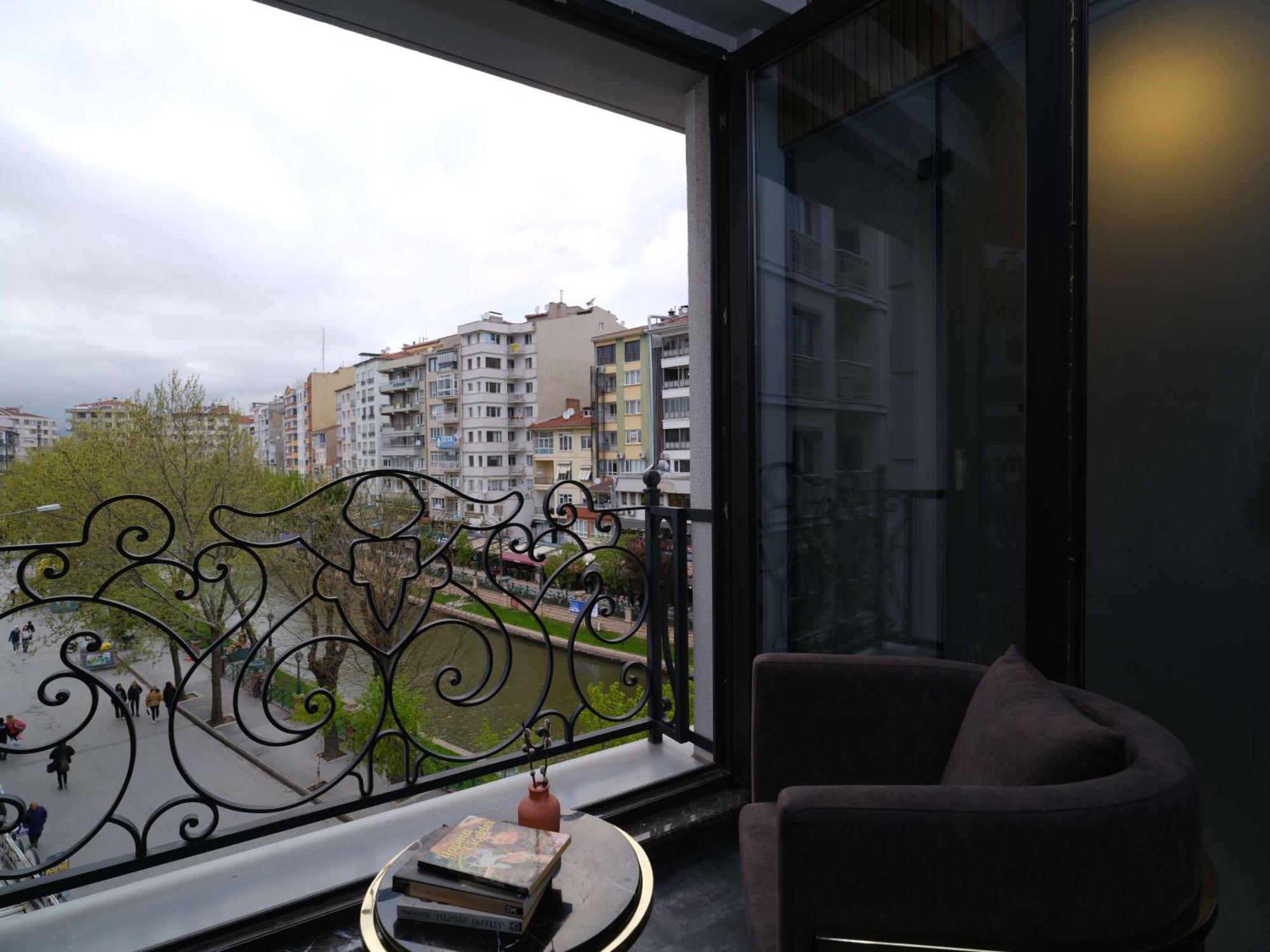 Sennacity Hotel Eskişehir Esterno foto